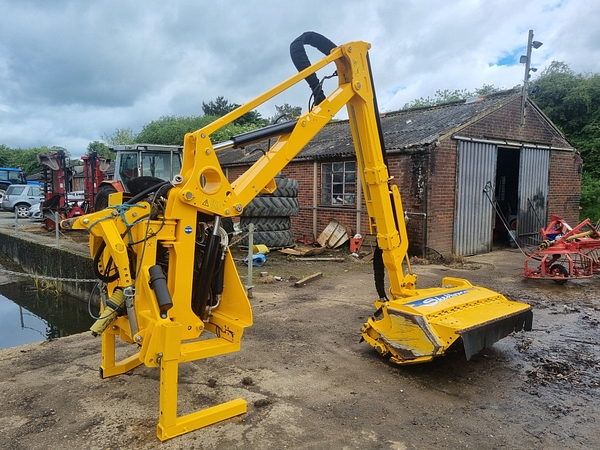 Chris Atkin & Son Ltd - Shelbourne Reynolds 660T